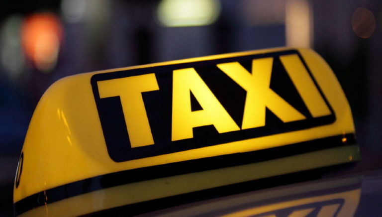 H μείωση του ΦΠΑ στο 13% συμπεριλαμβάνει και τα ταξί