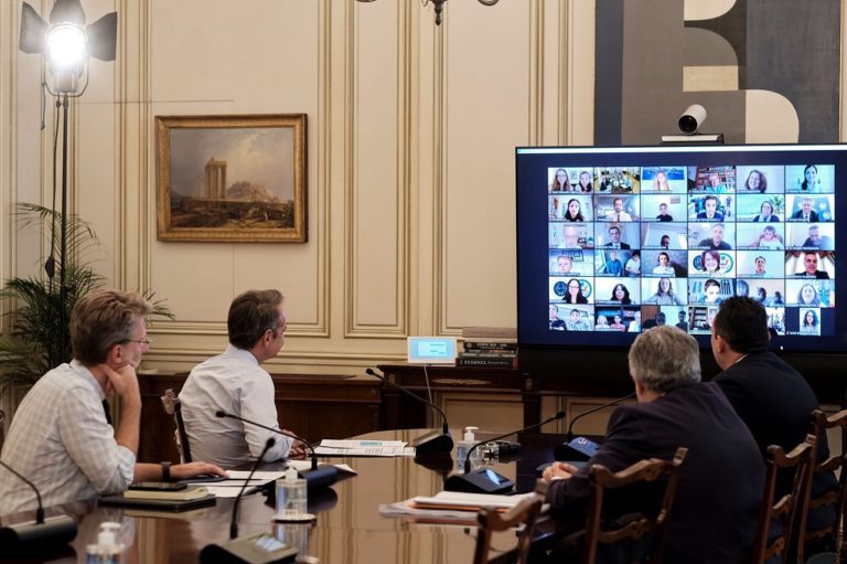 Τηλεδιάσκεψη του πρωθυπουργού με παιδιά που μαθαίνουν ελληνικά σε όλο τον κόσμο (video)