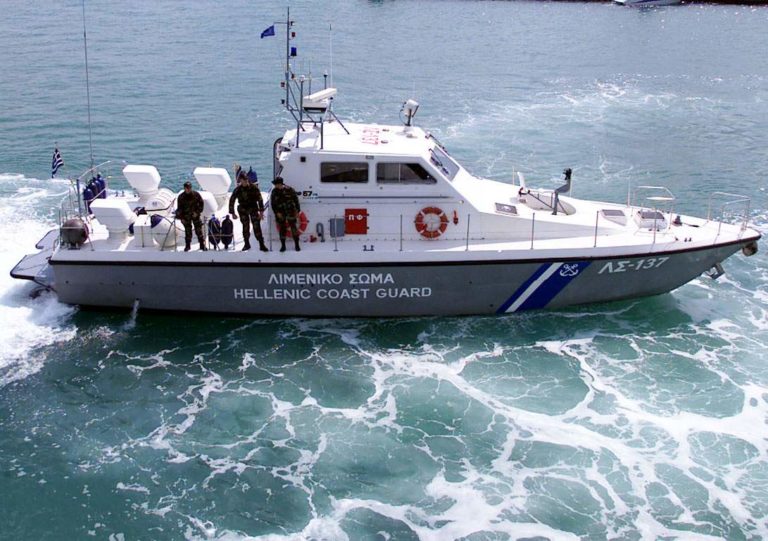 Ρόδος: Σκάφος επιχείρησε να εμβολίσει περιπολικό του Λιμενικού μετά από καταδίωξη