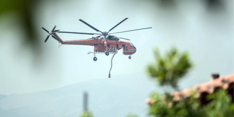 Ηράκλειο: Μάχη με τις φλόγες έδωσαν οι Πυροσβέστες