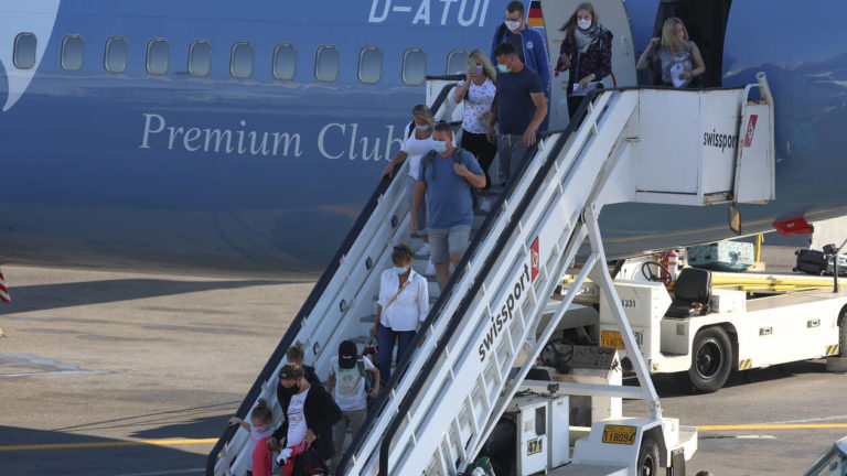 Χανιά: «Άνοιξε» για τις πτήσεις εξωτερικού το αεροδρόμιο της πόλης