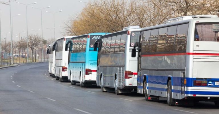 Κρήτη: Συνεχίζουν τις κινητοποιήσεις οι οδηγοί τουριστικών λεωφορείων