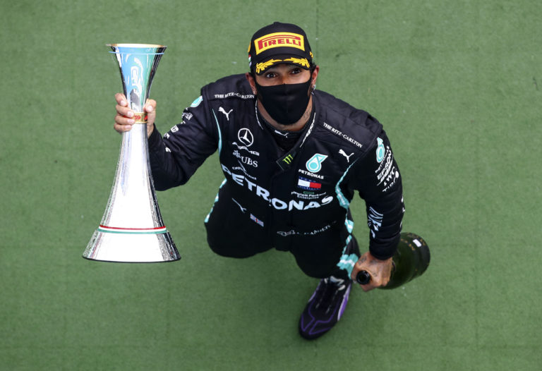 GP Ουγγαρίας: Εύκολη νίκη Χάμιλτον και πρωτοπορία στο πρωτάθλημα
