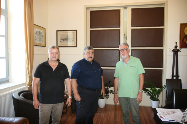 Συνάντηση του Προέδρου της Ομοσπονδίας Εκπαιδευτών Οδήγησης με τον Αντιπεριφερειάρχη Χανίων