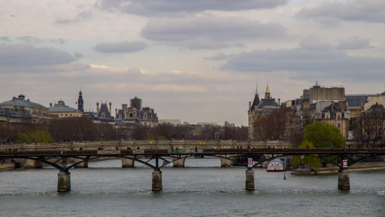Στο Παρίσι οι τουρίστες είναι Γάλλοι φέτος
