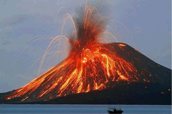 Νέες μεγάλες εκρήξεις, από το ηφαίστειο Στρόμπολι – Τι λένε οι ειδικοί