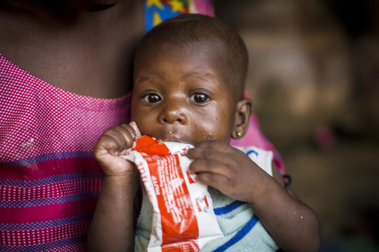 UNICEF: Η πανδημία οδηγεί άλλα 6,7 εκατομμύρια παιδιά σε υποσιτισμό