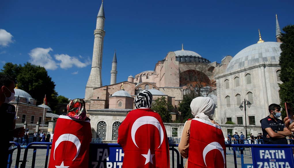 Τζαμί με τη «βούλα» Ερντογάν η Αγία Σοφία – Σφοδρές αντιδράσεις από τη διεθνή κοινότητα (video)