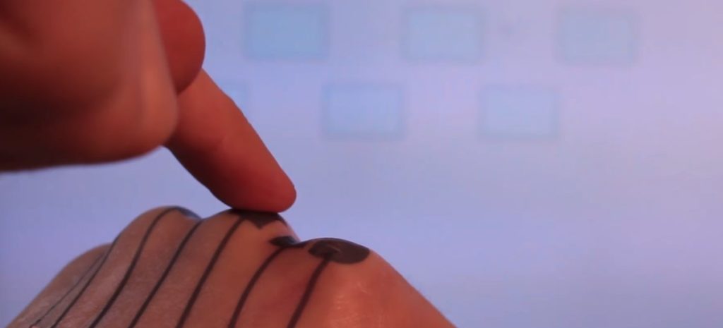 Η Google ετοιμάζει “έξυπνα” τατουάζ με αισθητήρες