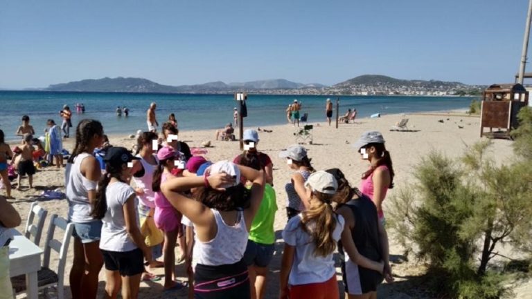 Eθελοντικός καθαρισμός στην παραλία της Αρτέμιδας