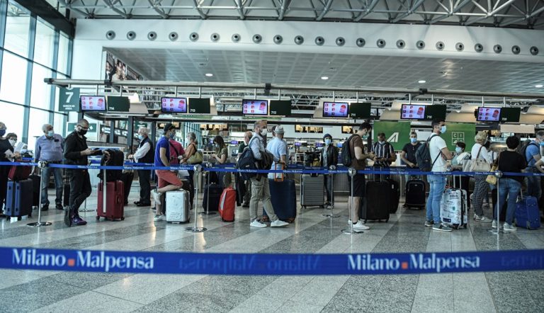 Ιταλία: Παραμένει η καραντίνα για τους πολίτες χωρών εκτός Σένγκεν