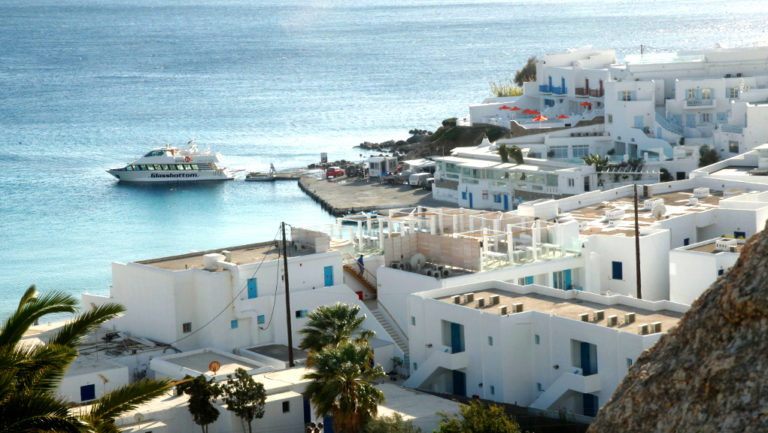 Στη Μύκονο ο Μ. Χρυσοχοΐδης-Ανακοινώσεις μέτρων για μπαρ-πάρτι