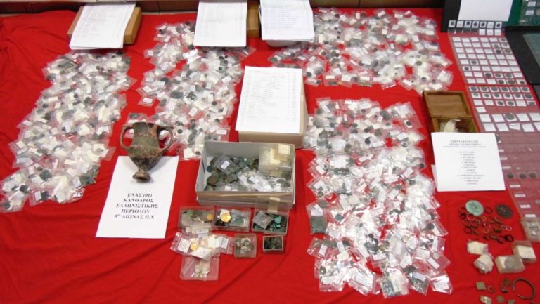 Δράμα: Σύλληψη 64χρονου αρχαιοκάπηλου με 5.500 αρχαία νομίσματα και πλήθος αρχαίων αντικειμένων (photo gallery)