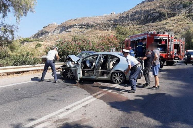 Χανιά: Μια γυναίκα νεκρή και δύο σοβαρά τραυματίες σε τροχαίο στο Καλάμι
