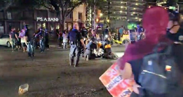 Black Lives Matter: Συνεχίζονται οι διαδηλώσεις σε αρκετές πόλεις των ΗΠΑ-Ένας νεκρός στο Τέξας (video)