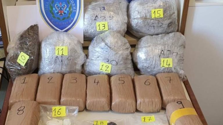 Χανιά: Σύλληψη 30χρονης με 160 γρ. κοκαΐνης πάνω από 10 κιλά κάνναβης