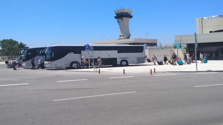 Δεκαοκτώ αεροπλάνα απο το εξωτερικό σήμερα στη Ρόδο