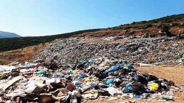 Καλαμάτα : Φωτιά σε χωματερή