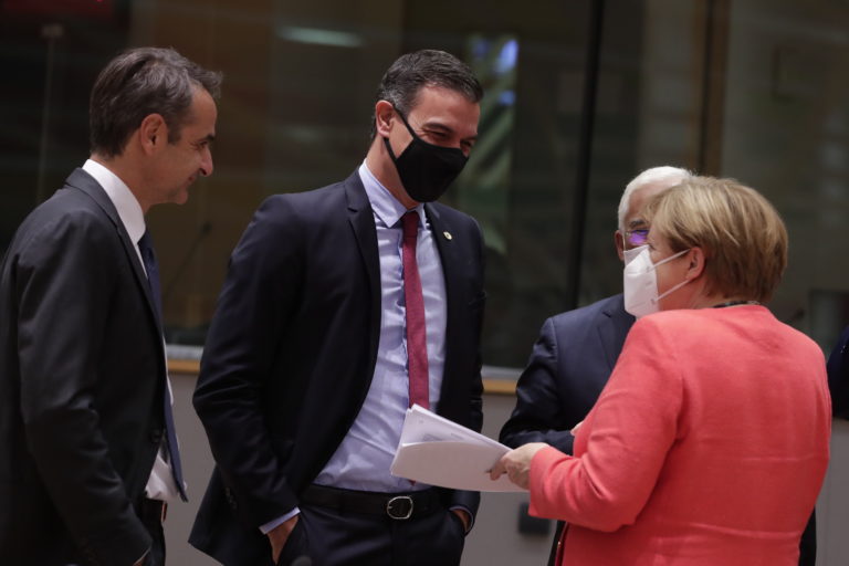 Ικανοποίηση και χαμόγελα μετά την συμφωνία στις Βρυξέλλες – Δηλώσεις Ευρωπαίων ηγετών
