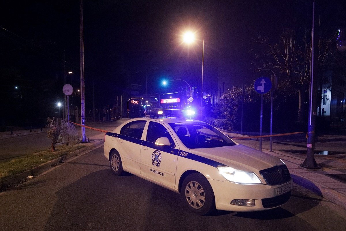 Ανατροπή νταλίκας στη γέφυρα Μετσόβου λόγω ισχυρών ανέμων