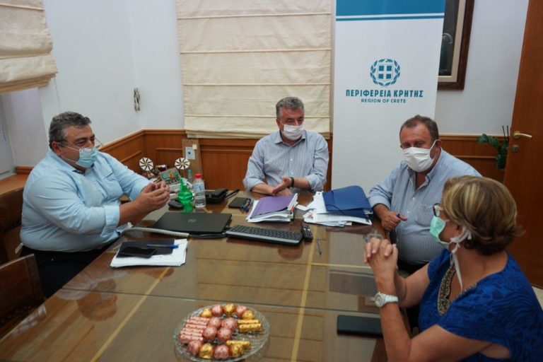 Σύμβαση για τη «Βελτίωση του αγωνιστικού χώρου του δημοτικού σταδίου Κισσάμου»