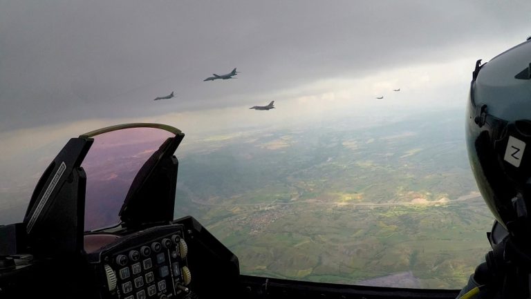 Αιγαίο-Αμερικανικό Β-52: Είχε προβλεφθεί νέα τουρκική πρόκληση-Η ανακοίνωση του ΓΓΕΘΑ (video)