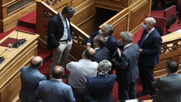 Βουλή: Κυρώθηκε η συμφωνία Ελλάδας-Αιγύπτου για την ΑΟΖ – 178 υπέρ, 26 κατά και 81 “παρών” (video)