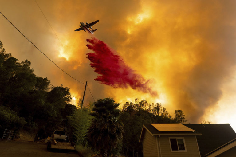 Καλιφόρνια: Θερμοκρασίες ρεκόρ, πυρκαγιές, χιλιάδες σπίτια χωρίς ρεύμα