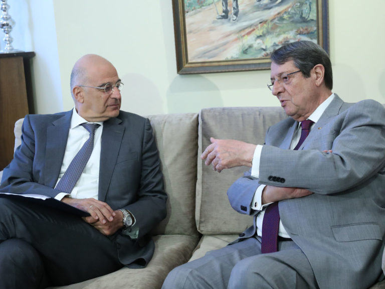 Συνάντηση Ν. Δένδια με Ν. Αναστασιάδη – Κοινή γραμμή Κύπρου-Ελλάδας