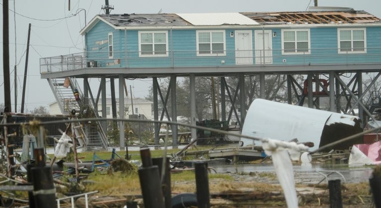 Τουλάχιστον 14 νεκροί εξαιτίας του τυφώνα Λόρα στη Λουιζιάνα και το Τέξας