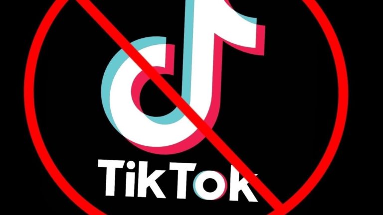 Tik Tok: Ποια είναι η εφαρμογή που απαγόρευσε ο Τραμπ και λατρεύουν οι νέοι