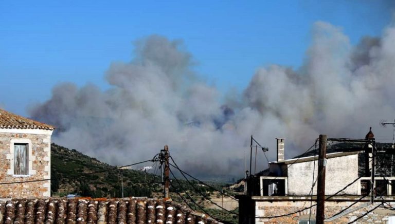 Βελτιωμένη η κατάσταση στη Μάνη – Δεν απειλούνται σπίτια (video)
