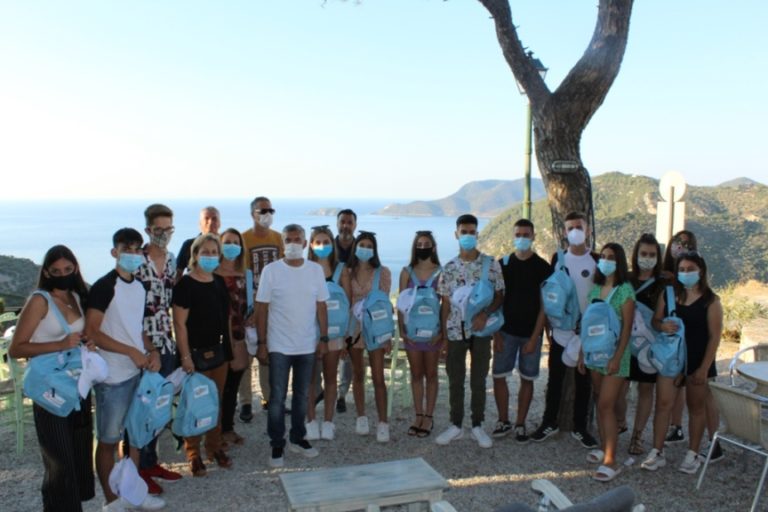 Μαθητές στην Αλόννησο για εικονική κατάδυση στο ναυάγιο της Περιστέρας