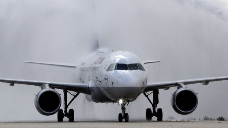 Ακυρώσεις 2.600 πτήσεων στις ΗΠΑ λόγω της κακοκαιρίας και της μετάλλαξης Όμικρον
