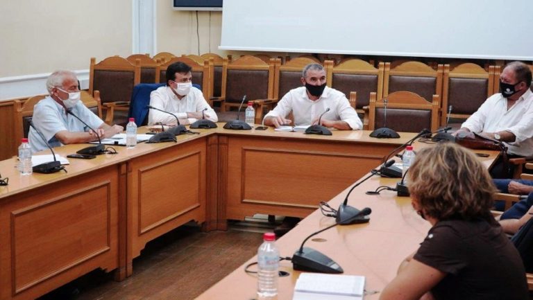 Το πρόβλημα της δακοπροσβολής εξετάστηκε στην Περιφέρεια Κρήτης