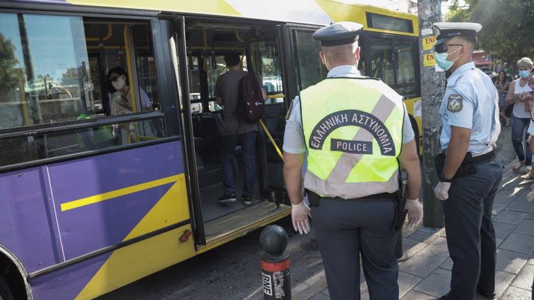 “Βροχή” τα πρόστιμα, αλλά και συλλήψεις για παραβάσεις των περιοριστικών μέτρων