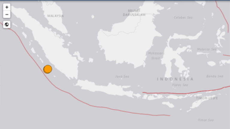Χωρίς αναφορές για θύματα οι ισχυρές σεισμικές δονήσεις που έπληξαν την Ινδονησία