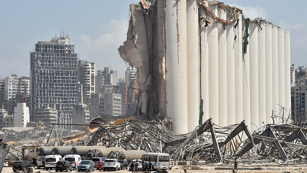Η ΕΡΤ στη Βηρυτό: Ανταπόκριση από τα “πεδία μάχης” – Υπό κατάληψη κυβερνητικά κτήρια (video)