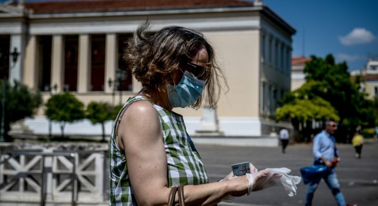 Αυστηρά μέτρα, περιορισμοί και απαγορεύσεις – Μάσκες σε όλους τους κλειστούς χώρους (video)