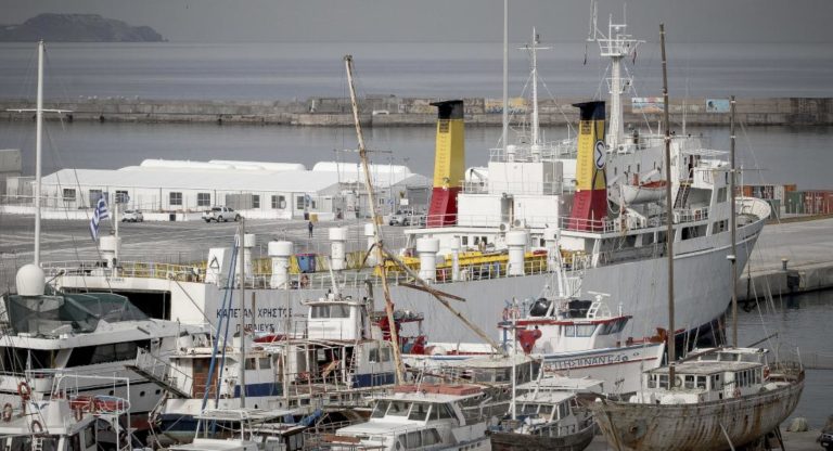 Ηράκλειο: Τέσσερις τραυματίες από έκρηξη σε πλοίο στο λιμάνι