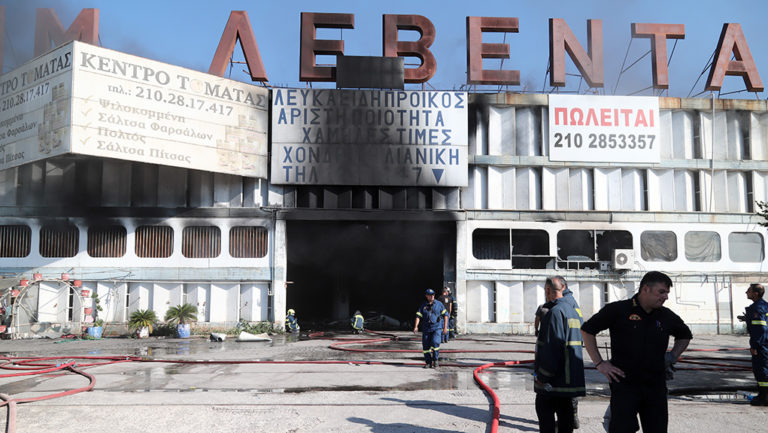 Μεταμόρφωση – πυρκαγιά: “Πολύ δύσκολη η κατάσταση”  – Συνεχίζεται η κατάσβεση (video)