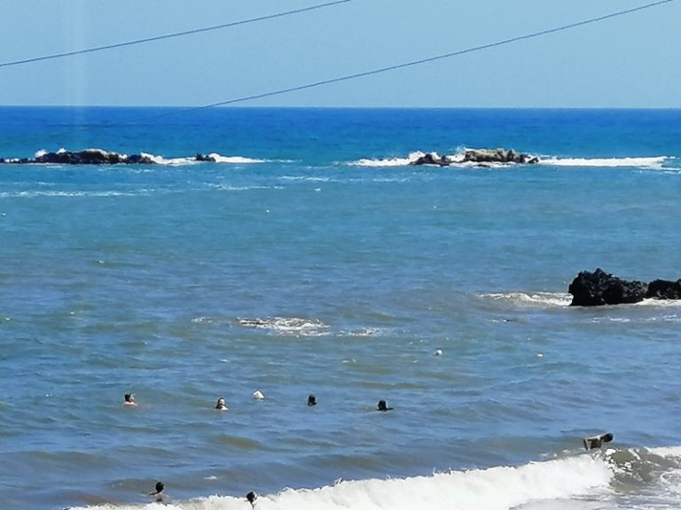 Καθαρισμός προβλήτας Νέας Χώρας