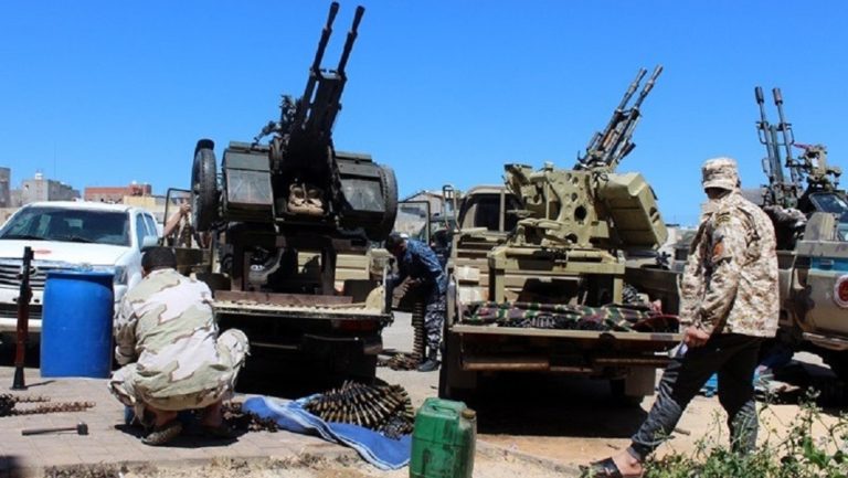 Άμεση κατάπαυση πυρός ανακοίνωσαν τα αντίπαλα στρατόπεδα της Λιβύης
