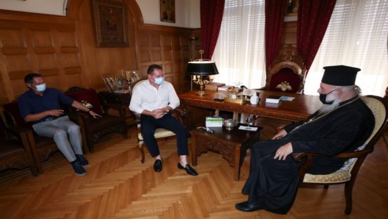 Προσφορά μασκών σε 150 ενορίες της Αρχιεπισκοπής Αθηνών