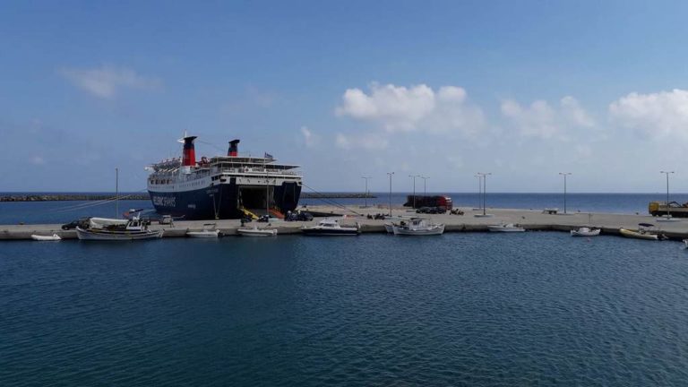 Στο λιμάνι της Κάσου το πλοίο «Πήγασος» λόγω εισροής υδάτων