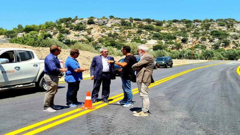 Στην κυκλοφορία η νέα, παράλληλη με τη γέφυρα του ποταμού Μάκαρη, οδός