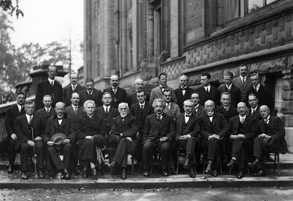 Νόμπελ Φυσικής: 17 Νομπελίστες στην πιο “έξυπνη” φωτογραφία του κόσμου