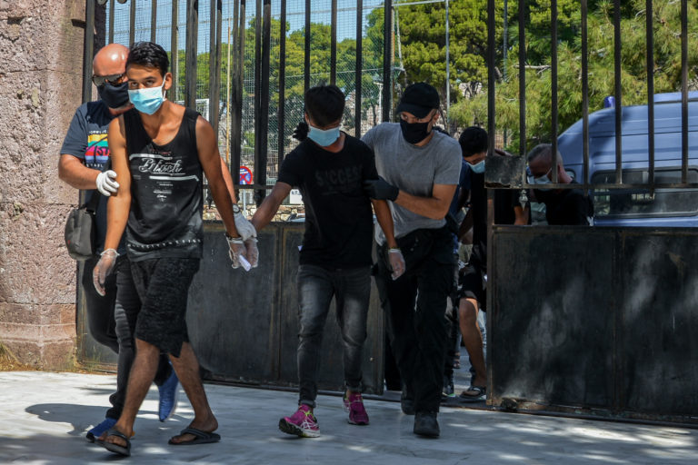 Για τη φωτιά στο ΚΥΤ Μόριας: Απαγγέλθηκαν κατηγορίες για εμπρησμό από πρόθεση