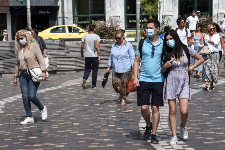 Λίγο πριν από το “κόκκινο” το κέντρο της Αθήνας – Συνολικά 243 τα κρούσματα στη Λέσβο