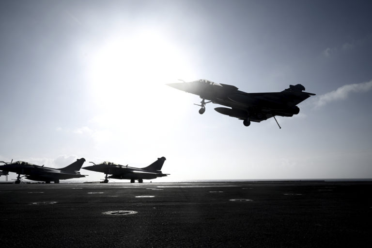 Forbes: Rafale, F-16V και F-35 εξασφαλίζουν στρατιωτική υπεροχή της Ελλάδας έναντι της Τουρκίας